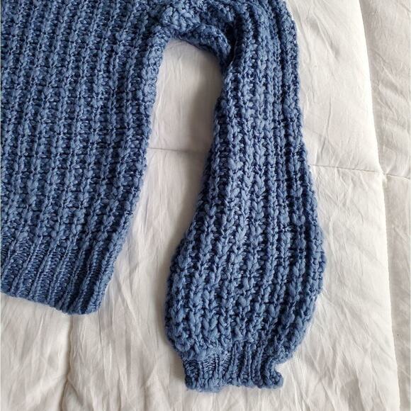 Moral fiber cropped knit keyhole sweater - Picture 3 of 8